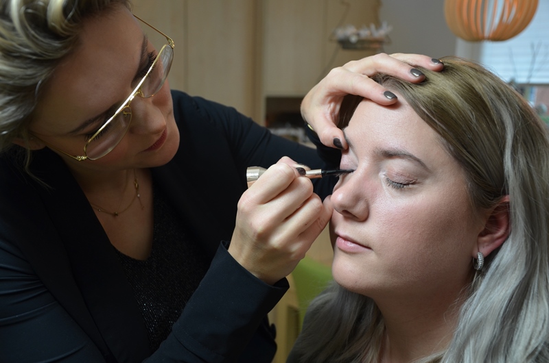 make up dag1